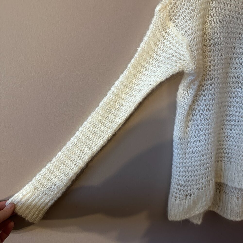 Women's M/L Abercrombie & Fitch Crochet/Open Knit Sweater Very, very Fuzzy! - Picture 5 of 6
